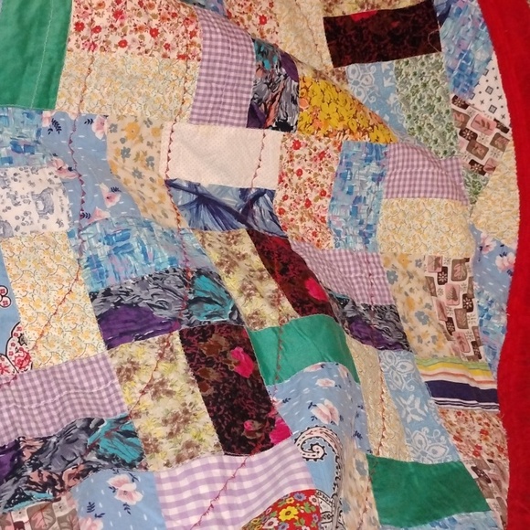 Vintage Round Handmade Patchwork Fringe Quilt Throw/Tablecloth/ Decor 72x72 - Picture 9 of 9